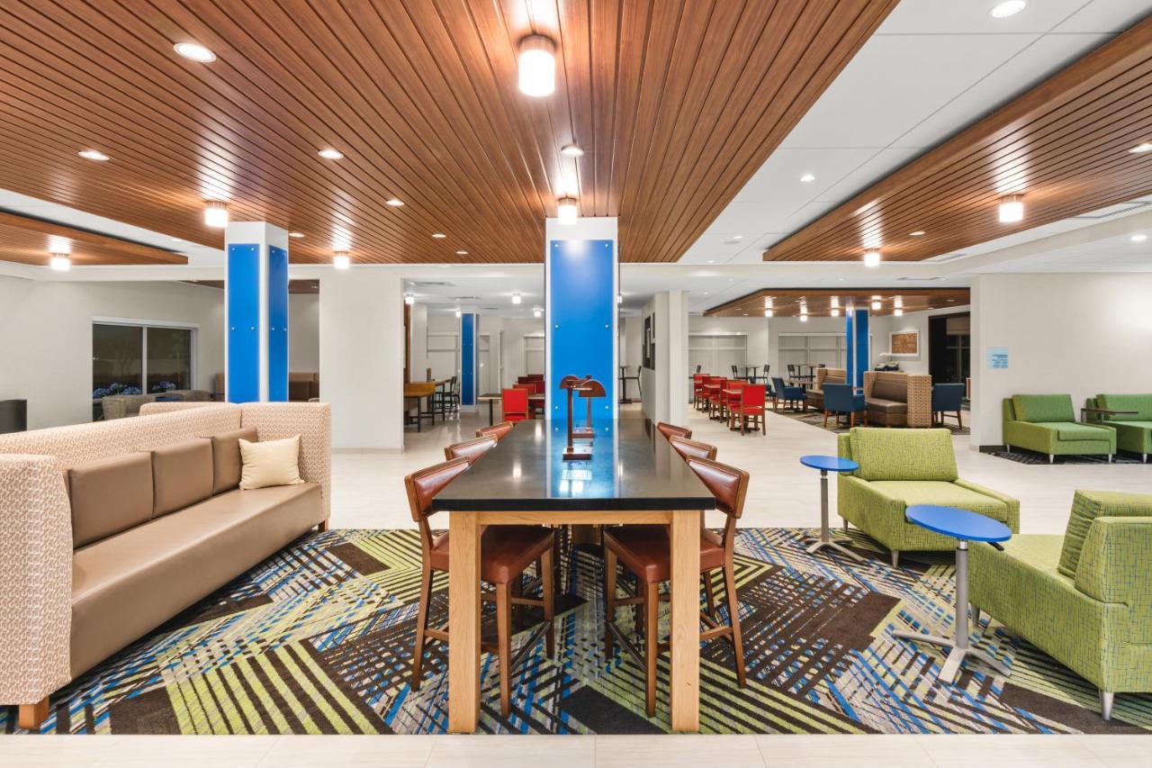 Holiday Inn Express & Suites - Suisun City By Ihg Exterior foto