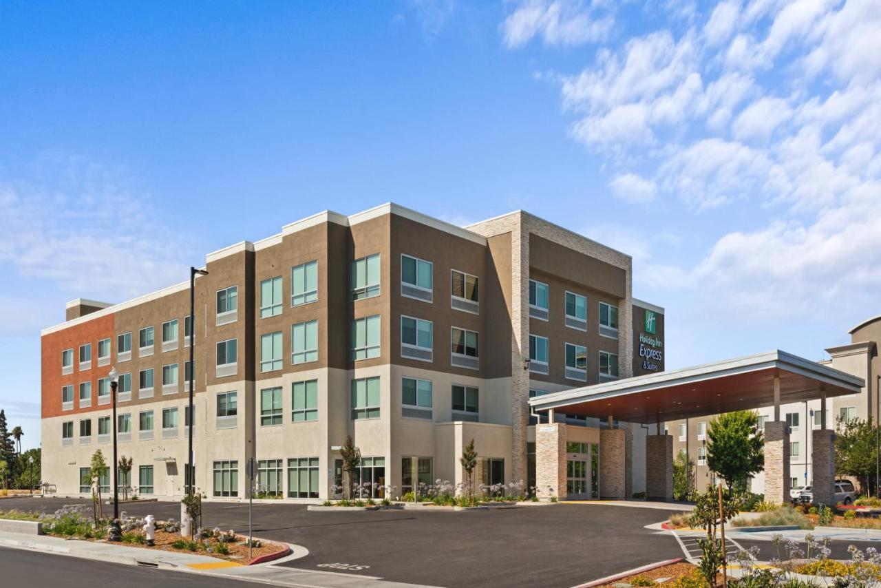 Holiday Inn Express & Suites - Suisun City By Ihg Exterior foto
