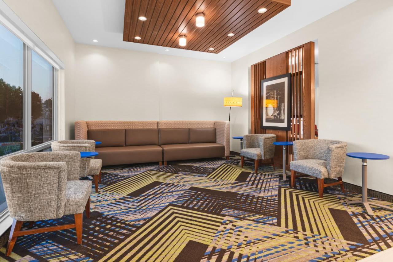 Holiday Inn Express & Suites - Suisun City By Ihg Exterior foto