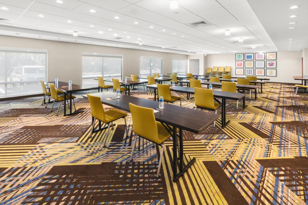 Holiday Inn Express & Suites - Suisun City By Ihg Exterior foto